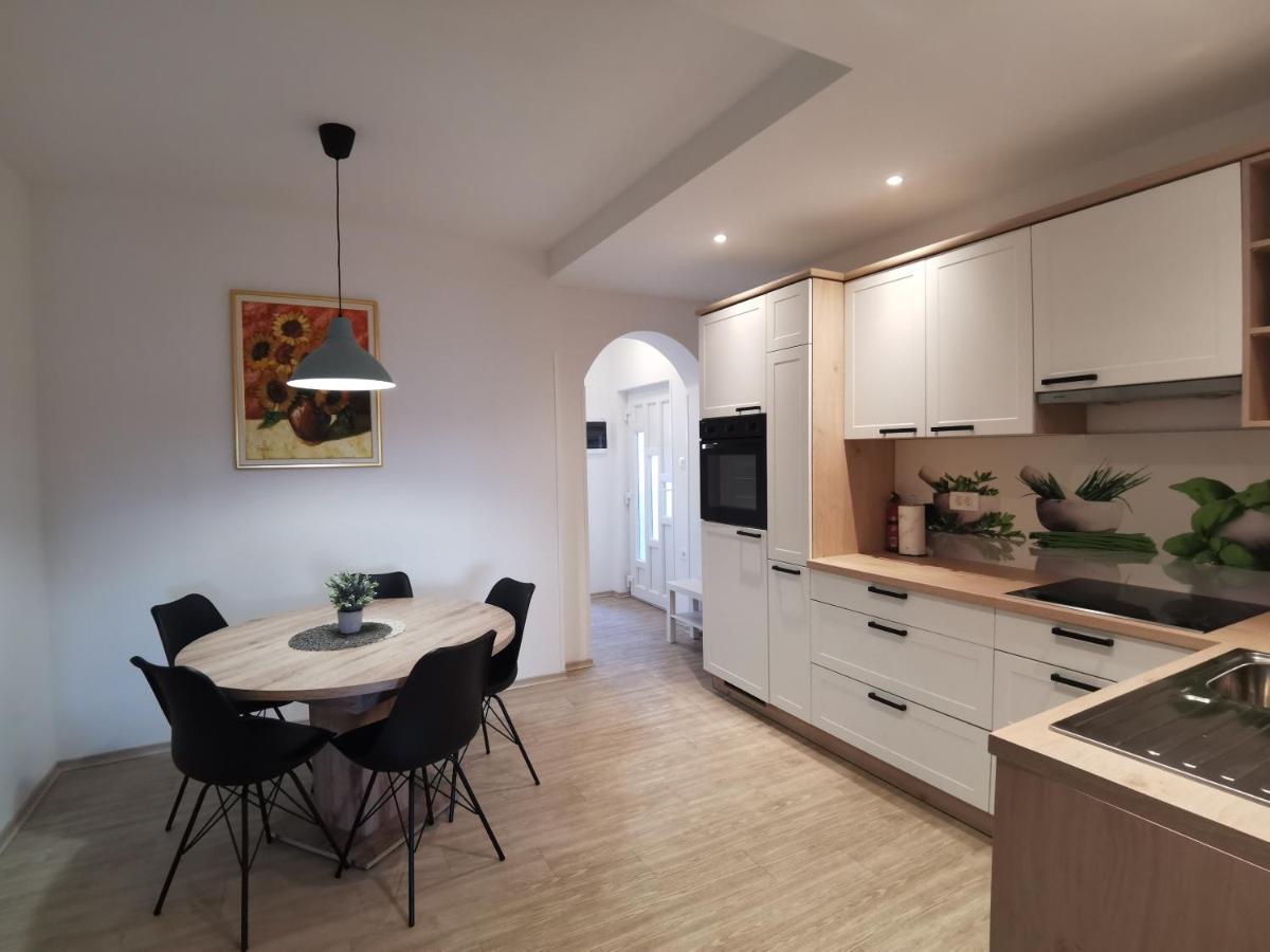 Apartmaji Vila Antonia 波尔托罗 外观 照片