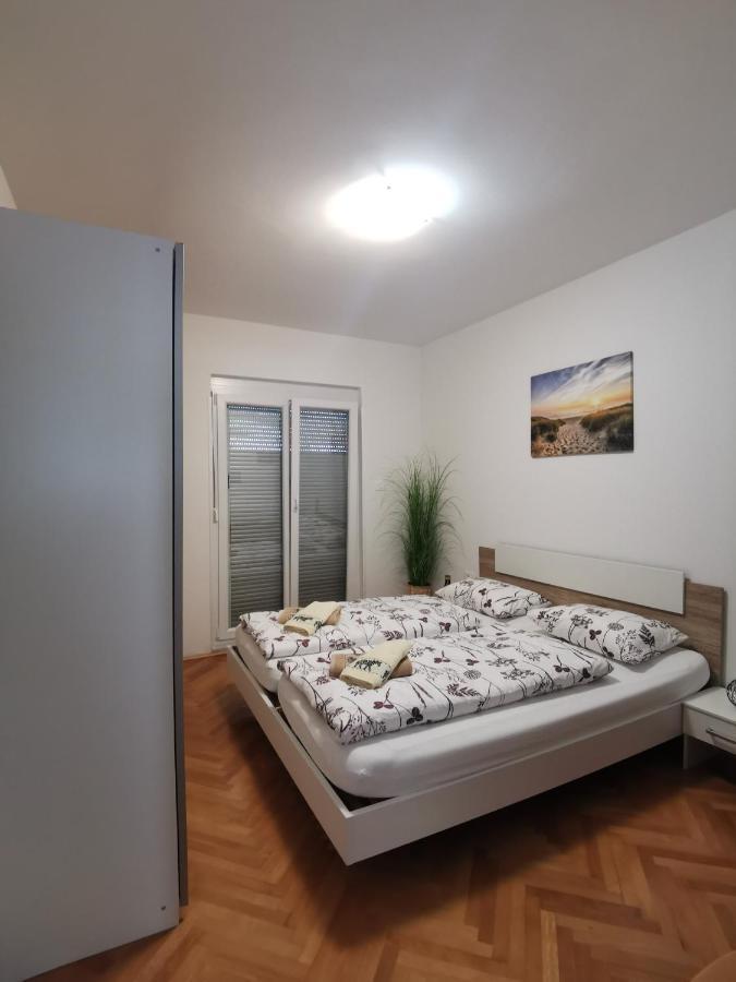 Apartmaji Vila Antonia 波尔托罗 外观 照片